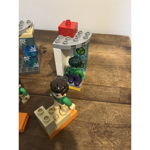 LEGO DUPLO: Spider-Man & Hulk Adventures (10876) & Airport Set - Picture 4 of 8